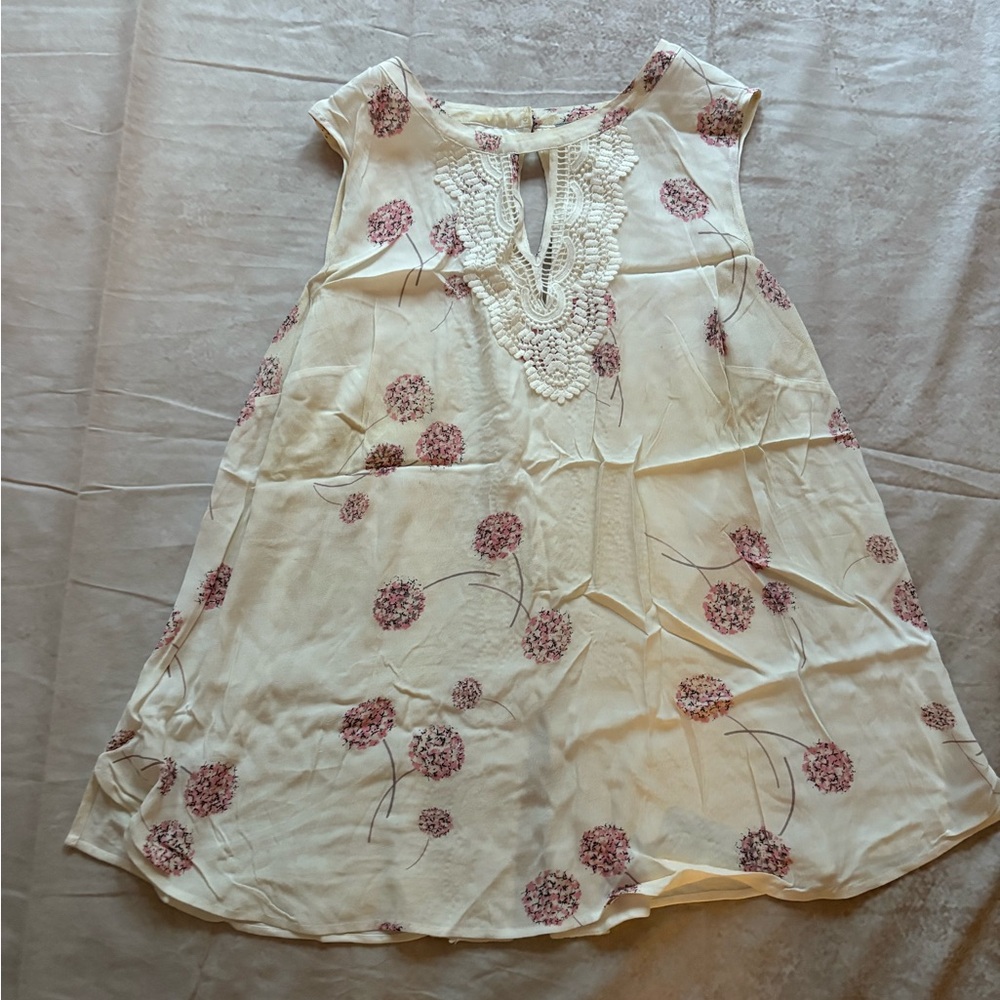 Daniel Rainn White Flower Blouse